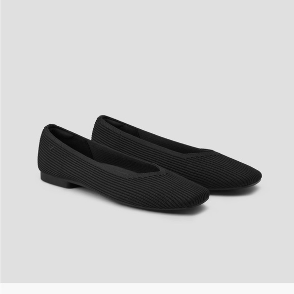 Vivaia Square-Toe V-Cut Flats (Margot 2.0) 6.5 Wide width - Picture 1 of 9